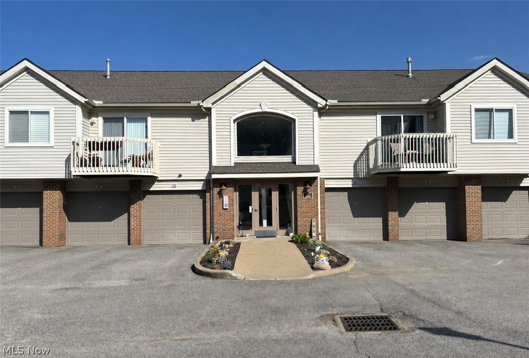Brookledge Commons Condos - Residential