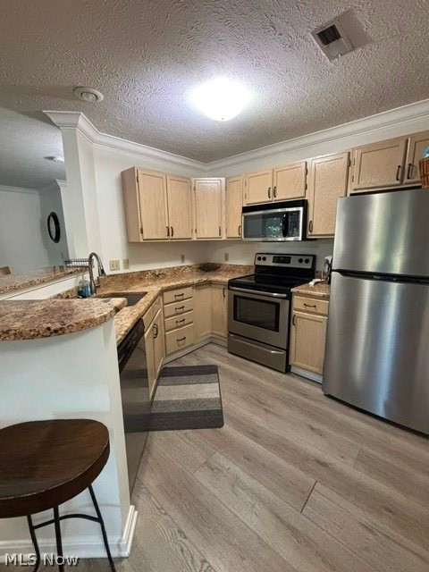 Brookledge Commons Condos - Residential