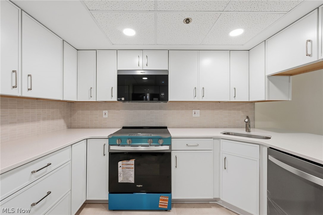 Woodhawk Club Condo - Residential