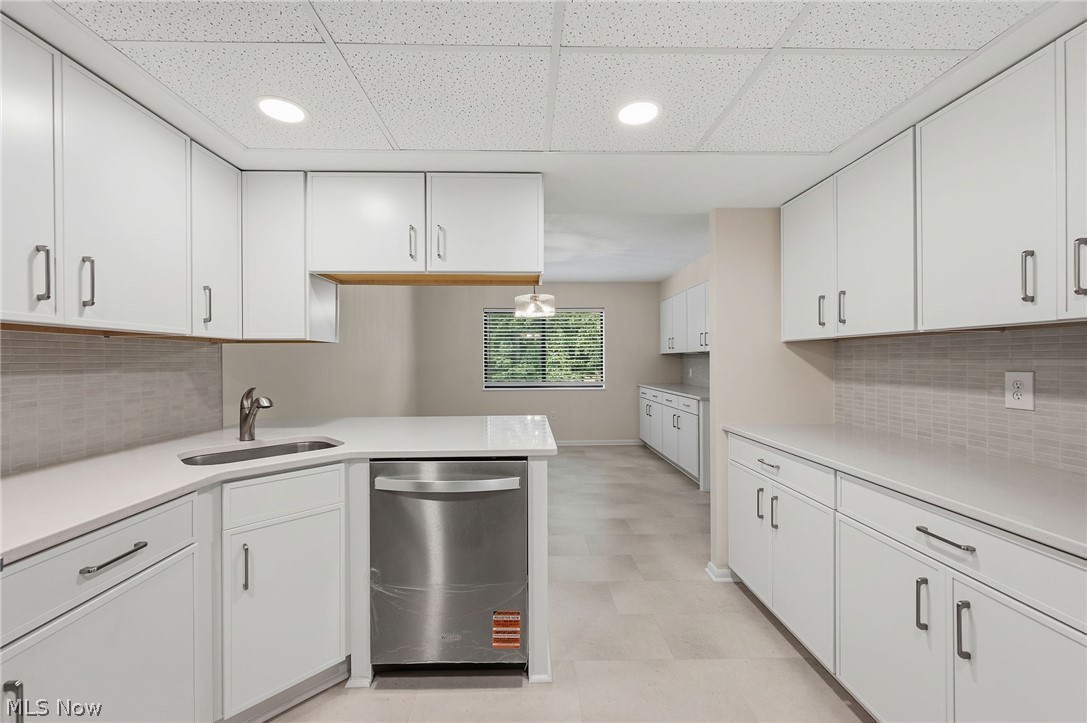 Woodhawk Club Condo - Residential