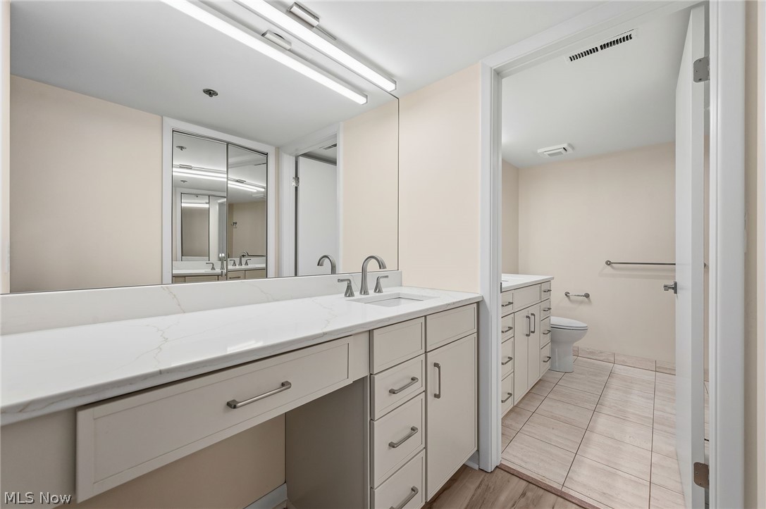Woodhawk Club Condo - Residential