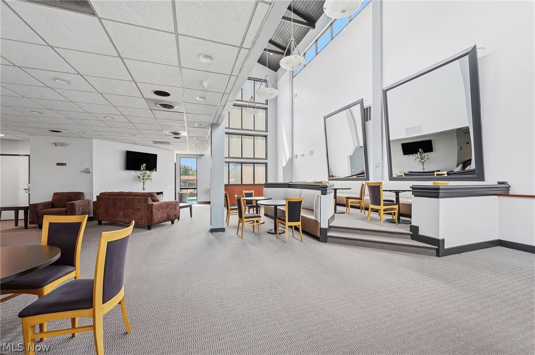 Woodhawk Club Condo - Residential