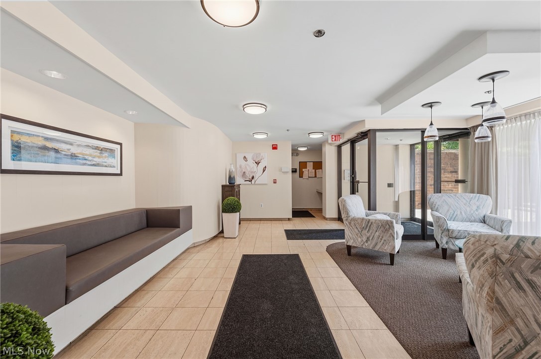 Woodhawk Club Condo - Residential