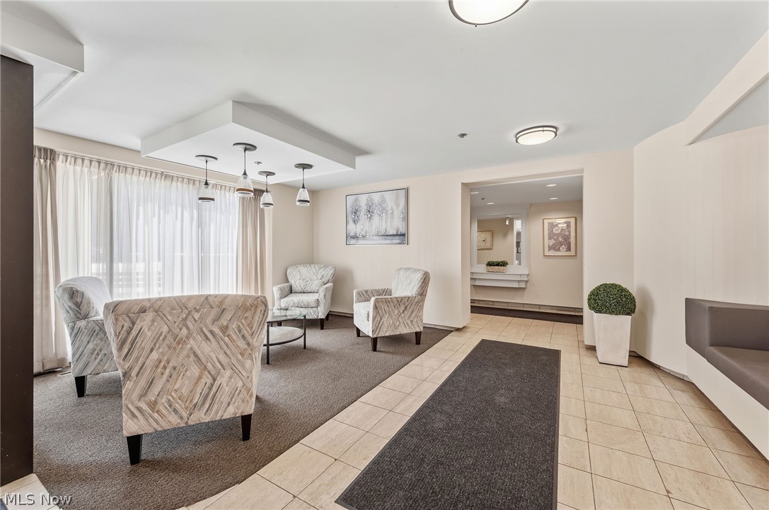 Woodhawk Club Condo - Residential