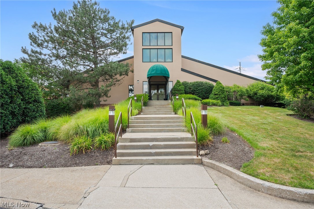 Woodhawk Club Condo - Residential
