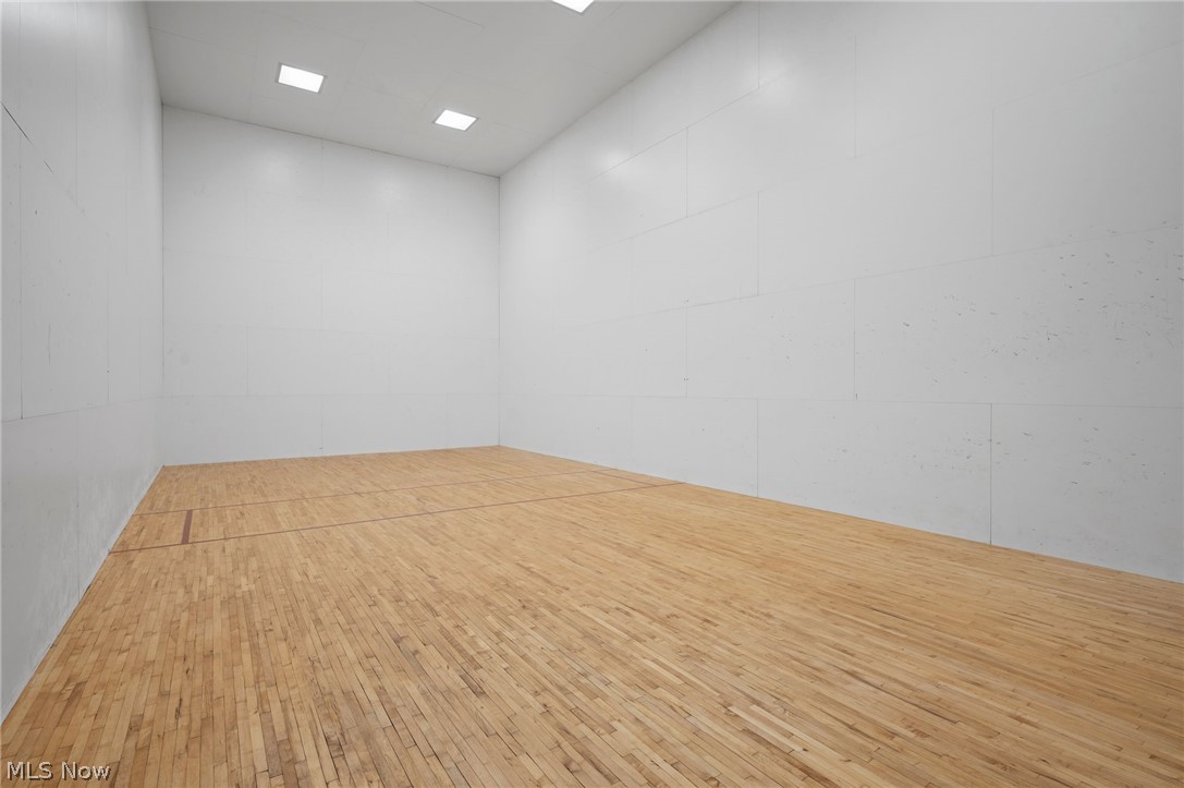 Woodhawk Club Condo - Residential