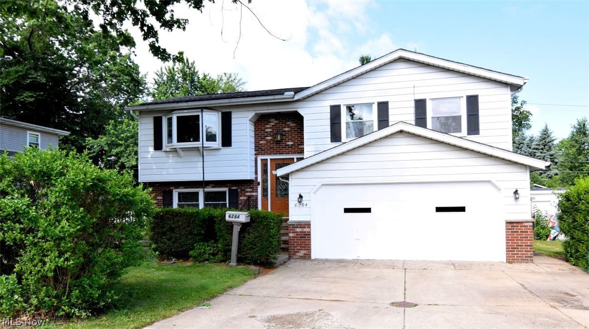 Welcome home to this well-maintained 3-bedroom, 2 full bath home situated on a rare double lot with a fenced backyard, offering plenty of room to relax, entertain, and enjoy the outdoors.

 This home features a functional layout with all kitchen appliances included. The spacious walk-out lower level provides additional living space and includes a partially finished basement with a full bath?perfect for a recreation room, home office, guest space, or hobby area.

For added buyer confidence, a pre-listing home inspection has already been completed, and the report is available for review. Major updates have also been completed, including a new roof (2024), central air (2022), furnace (2021), hot water tank (2021), and newer windows, providing peace of mind and long-term value.

Enjoy the convenience of being just minutes from shopping, restaurants, parks, and highway access, making commuting and daily errands a breeze. A home warranty is included as an added benefit for the new owner.

Whether you're looking for extra outdoor space, important mechanical updates, or flexible living areas, this property offers a fantastic opportunity to make it your own. Schedule your private showing today and see all this home has to offer!