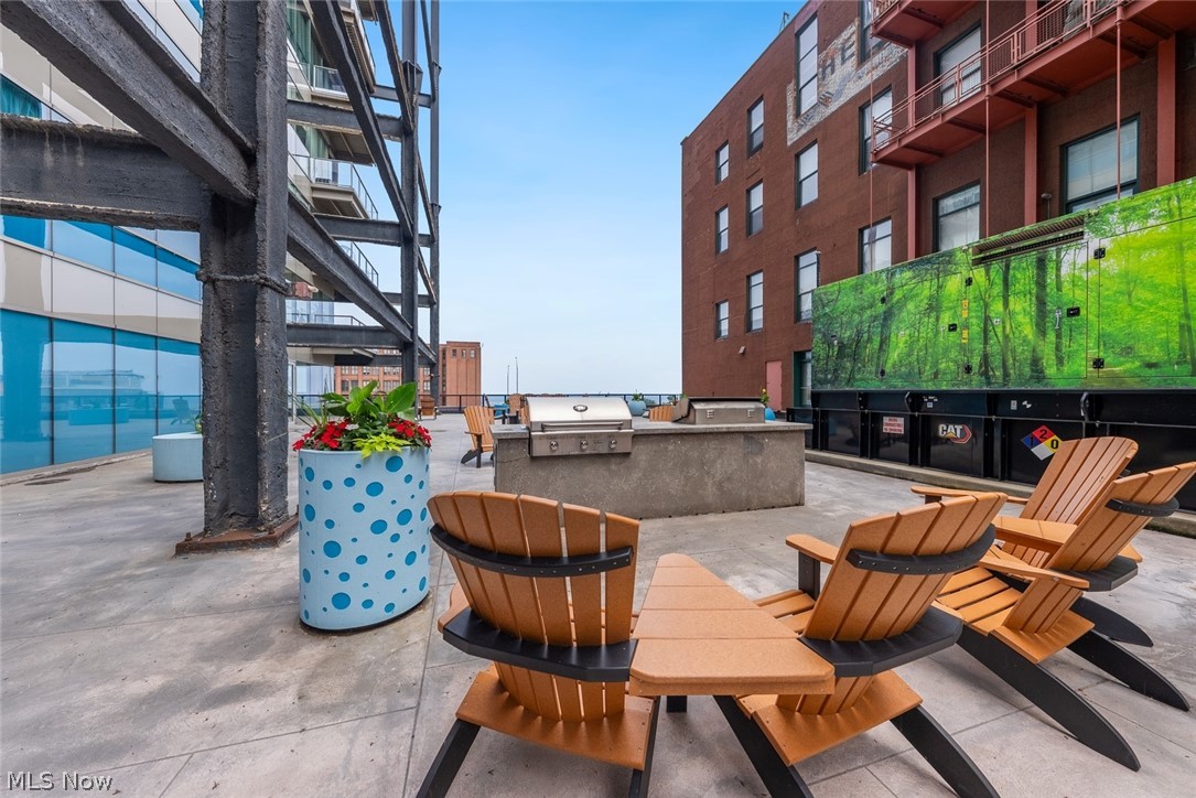 Pinnacle Condo - Residential