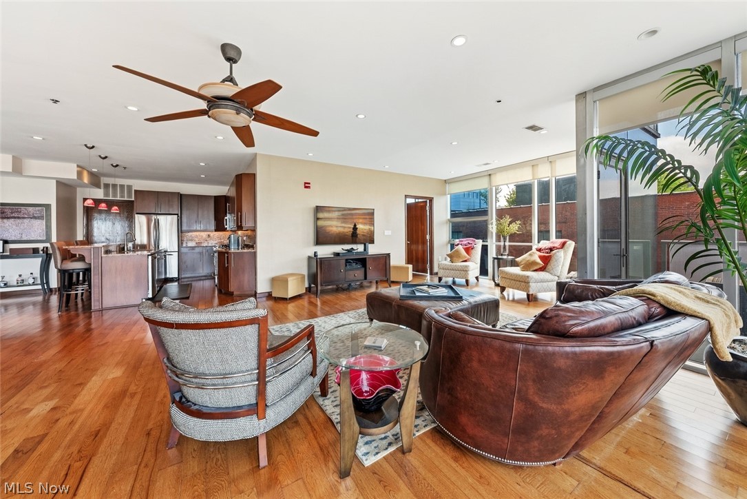 Pinnacle Condo - Residential