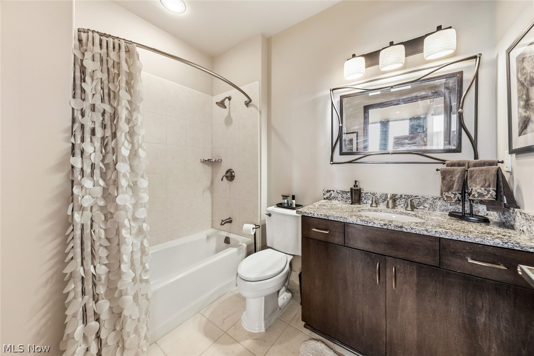 Pinnacle Condo - Residential