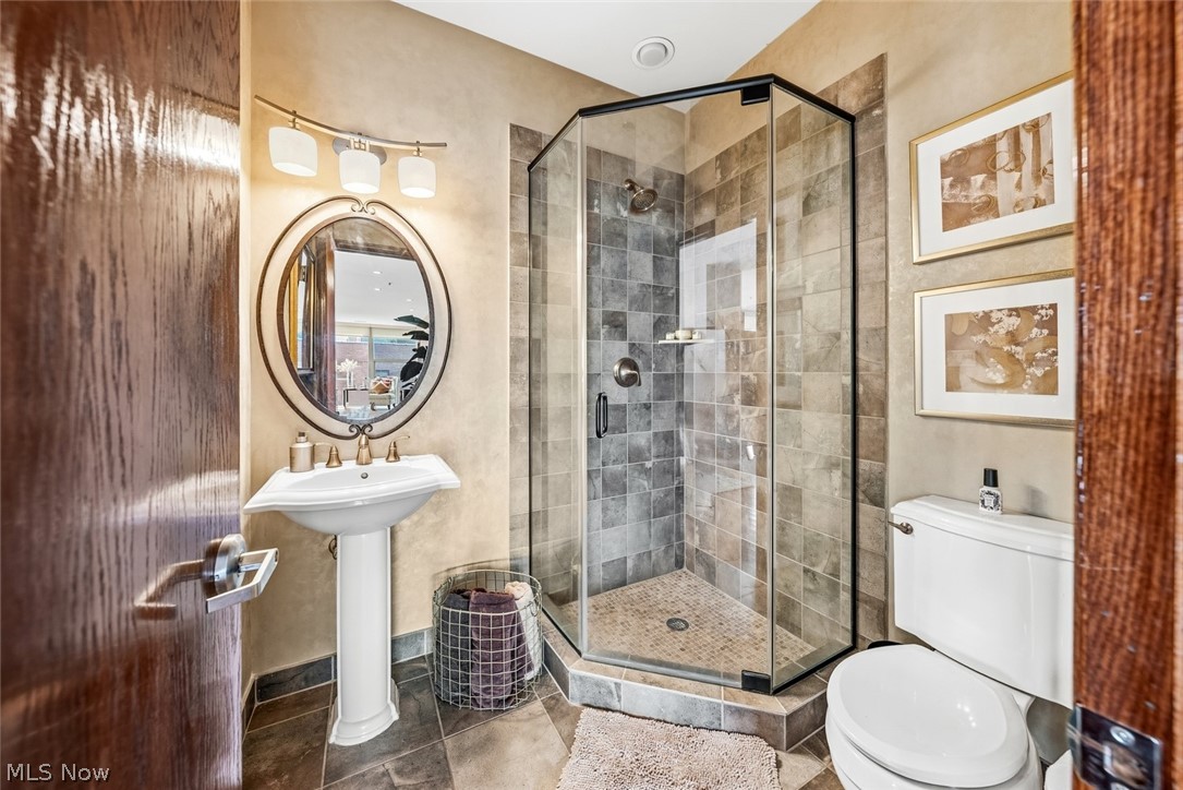 Pinnacle Condo - Residential