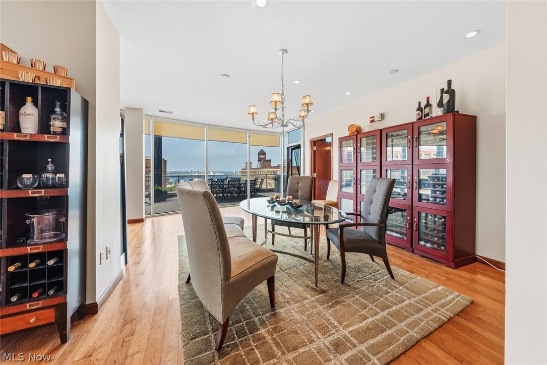 Pinnacle Condo - Residential