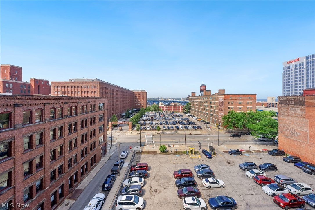 Pinnacle Condo - Residential