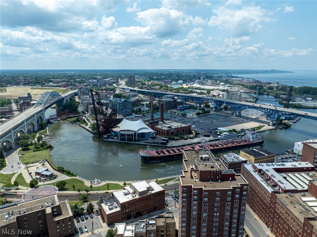 Pinnacle Condo - Residential