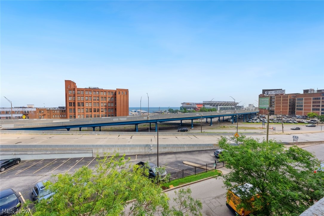 Pinnacle Condo - Residential