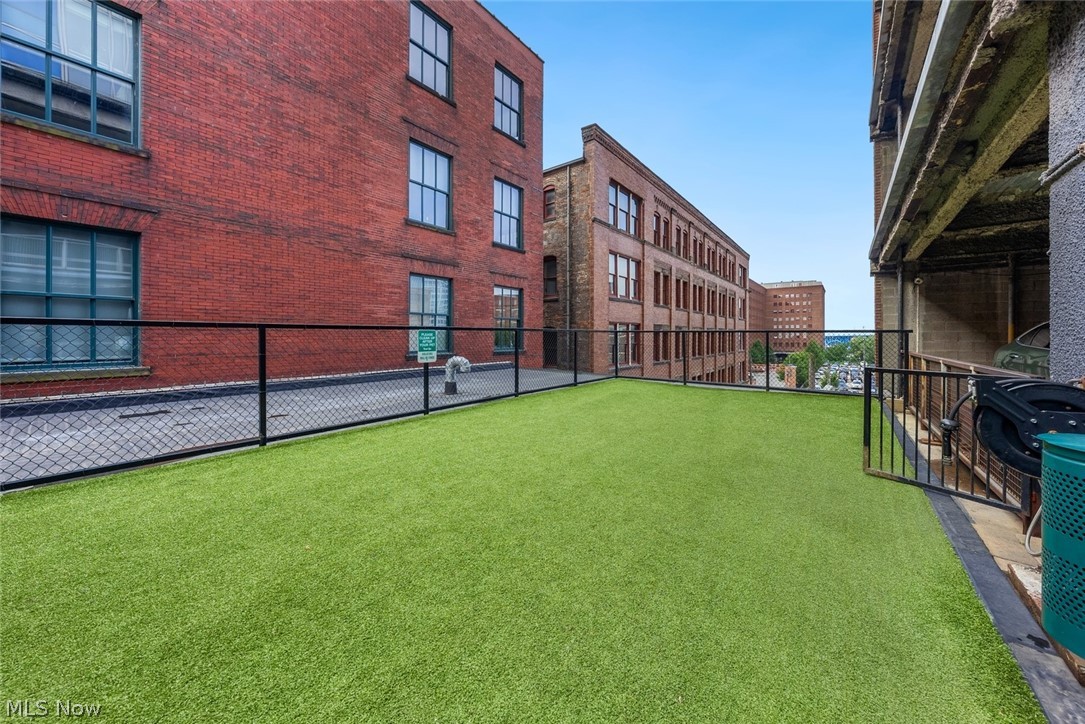 Pinnacle Condo - Residential