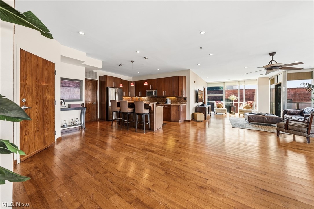 Pinnacle Condo - Residential