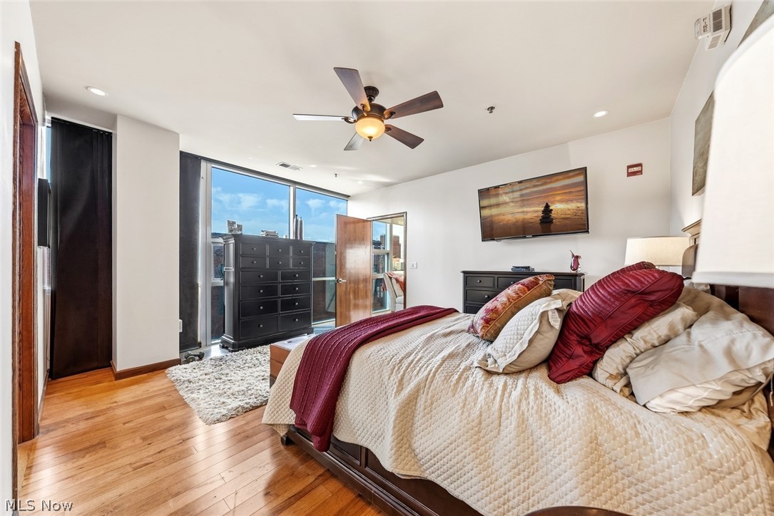 Pinnacle Condo - Residential