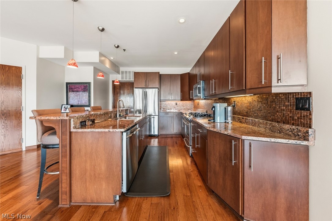 Pinnacle Condo - Residential