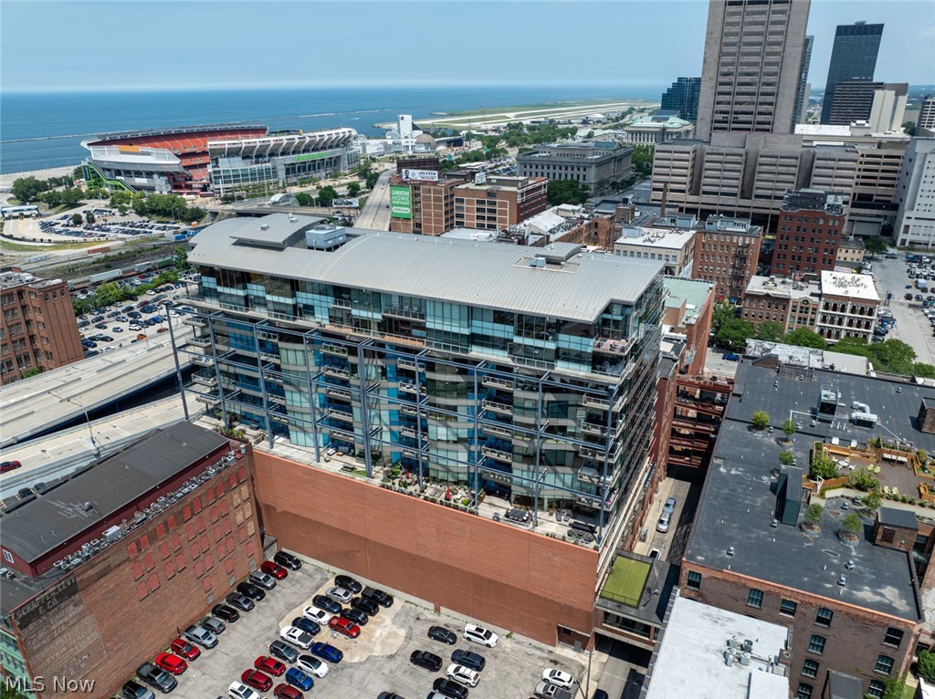 Pinnacle Condo - Residential