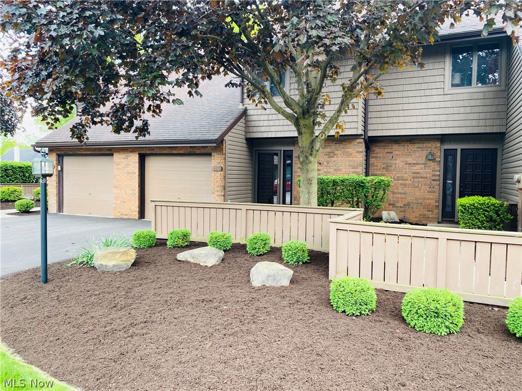 Howland, 3 bed/3 bath condo for under $150k??!! This one WON'T last folks! The first thing you notice when you drive through this association is how meticulous the management is at keeping this place top-notch! This small, cute condo development looks more like a perfectly manicured park than a place to live!! The lawn is immaculately taken care of & the landscaping is detailed & crisp! You will love the flow of your new condo and how EVERYTHING is move in ready! Your half bath & laundry are conveniently located on the first floor with your other 2 full baths upstairs. Mom will absolutely love her kitchen which is central to the first floor & leads right into the huge living room with your very own fireplace for those cold Ohio winters! The condo flows out to the back patio, tropical paradise with your very own privacy wall for your family get together’s and your weekend cookouts! You will love your HUGE master bedroom (18 1/2' x 15') with an awesome walk-in closet and an oversized mas