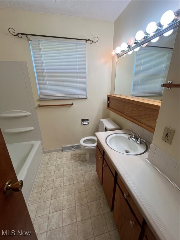 Woodview Manor - Residential Income