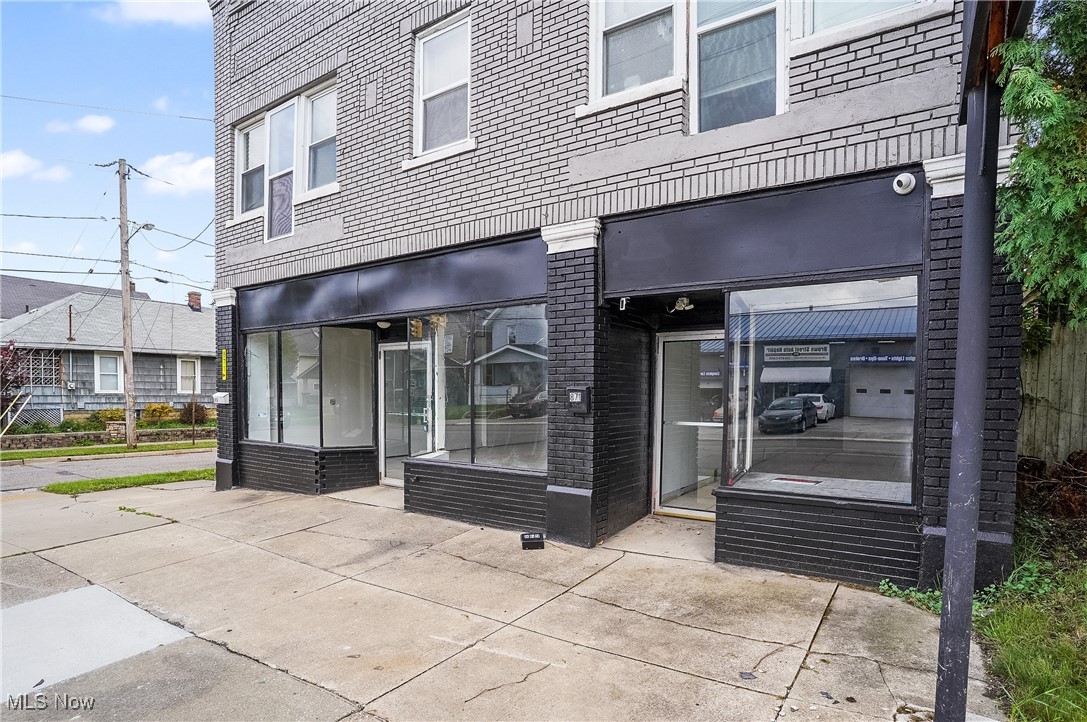 William T & Bessie Voris Sawye - Commercial Lease