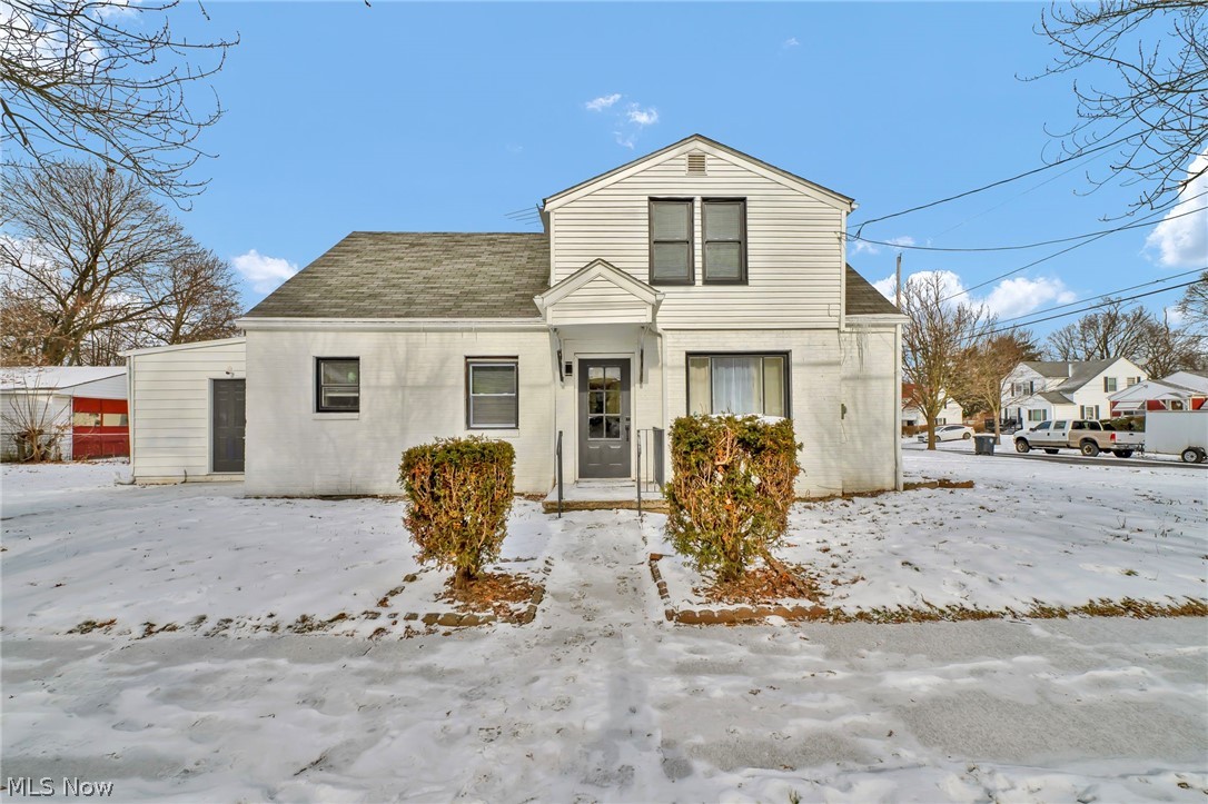 Welcome home to 926 Winton Avenue! This beautifully updated 4-bedroom, 2 FULL bathroom home offers an amazing layout with two bedrooms and a full bath on EACH level. Step inside to a bright living room filled with natural light from abundant windows. The living room flows seamlessly into the dining room, featuring charming updated wainscoting, and continues into the renovated kitchen with white cabinetry, tile backsplash, updated sink, and stainless steel dishwasher and range hood. Just off the kitchen, the inviting family room showcases a stunning floor-to-ceiling tiled electric fireplace — perfect for relaxing or entertaining. The main floor includes two bedrooms and a full bathroom with contemporary tile finishes. Upstairs, you’ll find two additional bedrooms, another full bathroom, and convenient built-in hallway storage. Throughout the home, enjoy new luxury vinyl flooring and carpet, recessed lighting, modern fixtures, and fresh interior and exterior paint, along with new exterior doors. The freshly painted basement provides additional usable space, including a carpeted entertainment area, vented glass block windows, laundry area, and ample storage. Outside, the property features an electric two-car garage. Major updates offer peace of mind, including a new A/C unit, furnace, hot water tank, and garage door. Bonus: All staged items are included with an accepted full-price offer!
Don’t miss this move-in ready opportunity — schedule your showing today!
