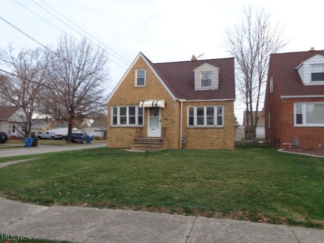 Brick Bungalow!!Parma Circle!!4 bedrooms!!2 baths!!2 car garage!!fresh paint--new carpet and flooring!!Appliances!!2 year lease!!Move in now!!