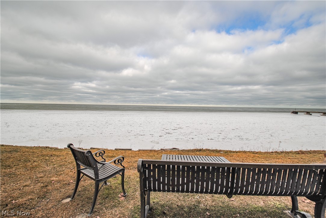 Lake Beach House Condo - Residential