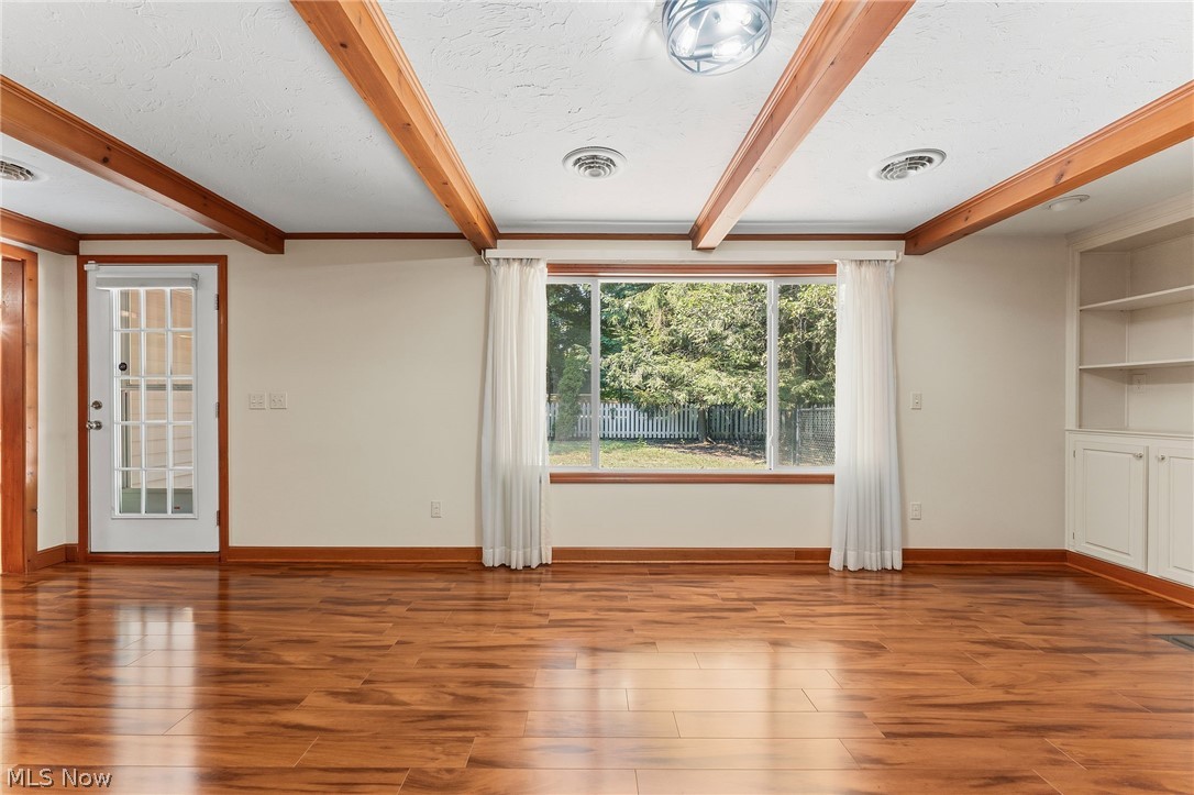 Worton Park - Residential