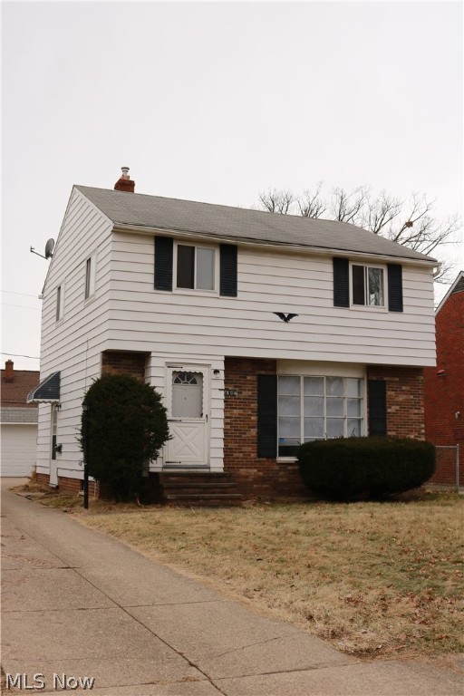 Recently remodeled single family Colonial with 3 bedrooms and 1.5 baths. Partially fenced in backyard with 2 car detached garage.

ALL RENT RATES ARE PRICED FOR 24 MONTH LEASES. Contact our office for 12 month lease rates.