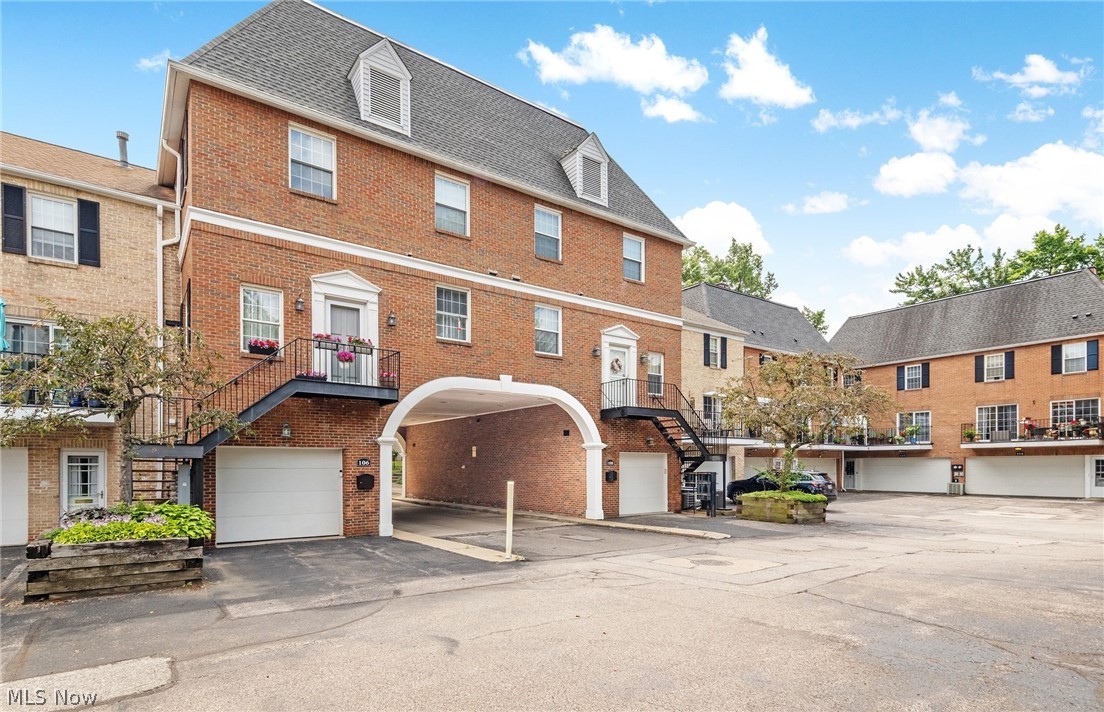 Hampton Square - Residential