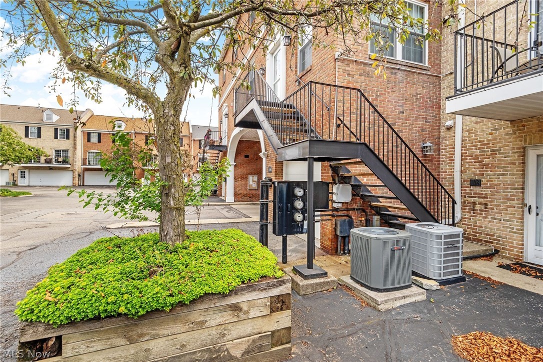 Hampton Square - Residential