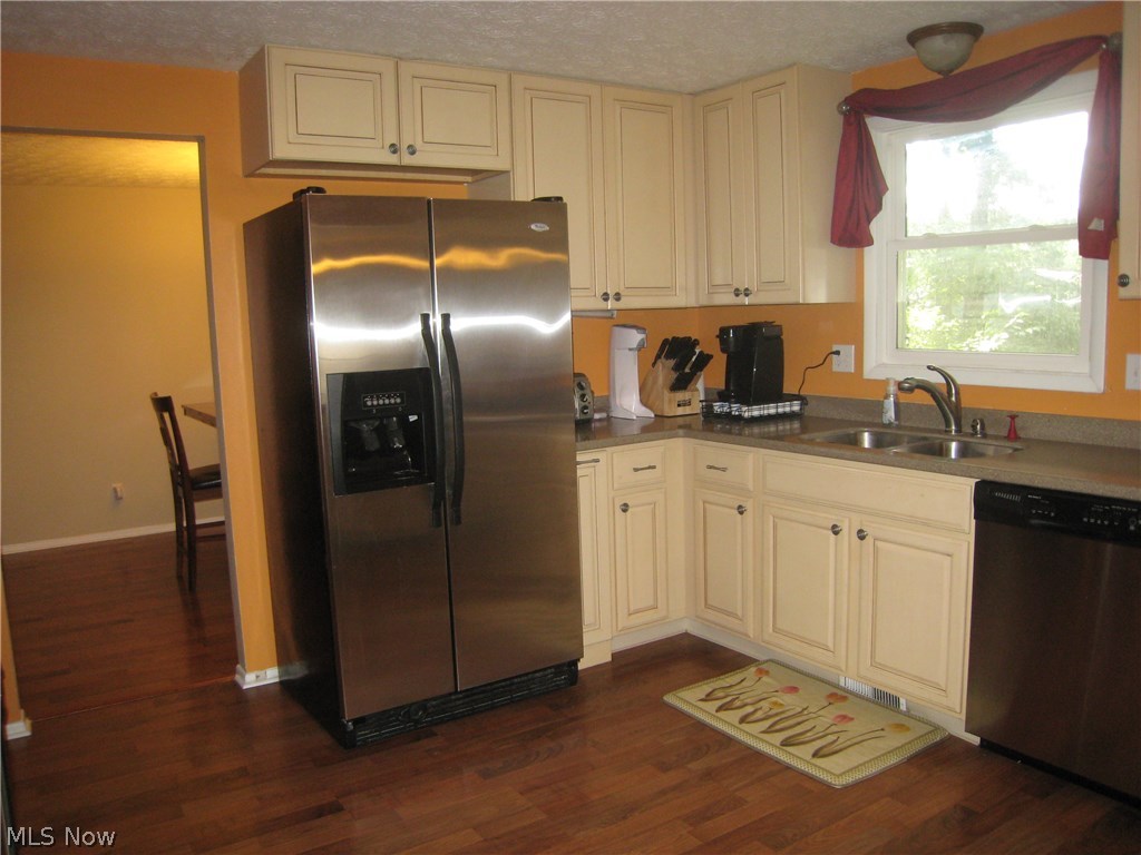 Oakhurst Manor - Residential