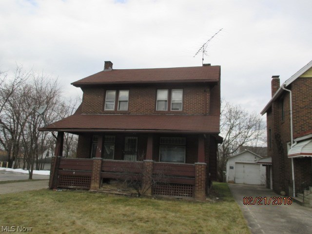 Nice 2 story brick 3 bedroom house.