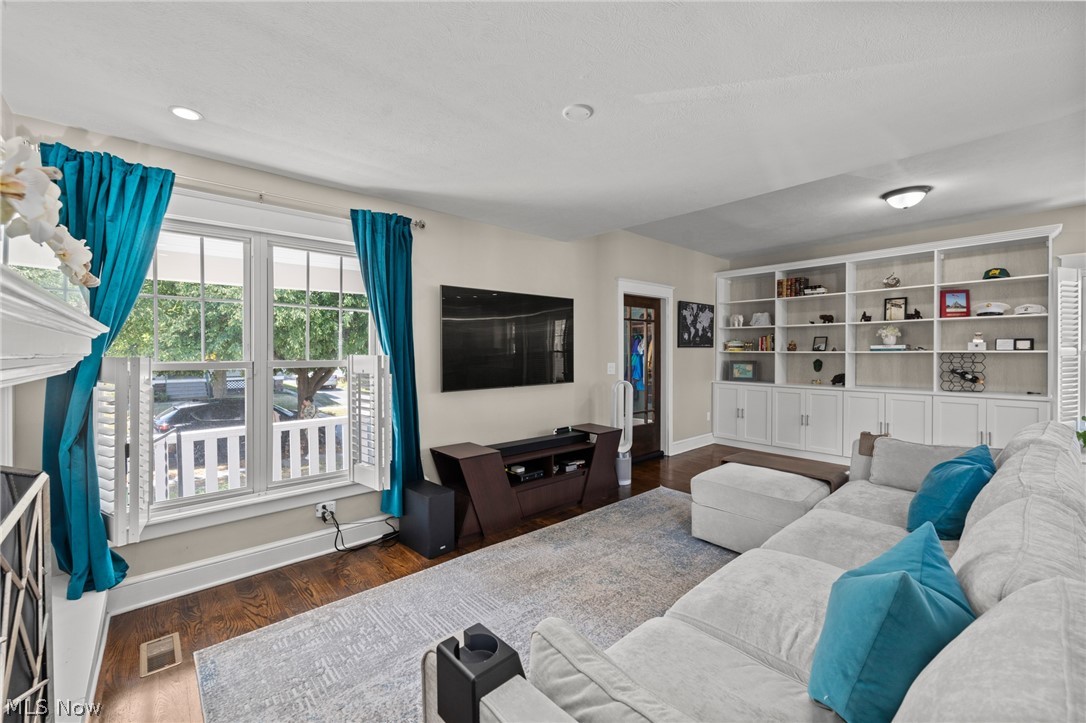 C L & L R Newells - Residential