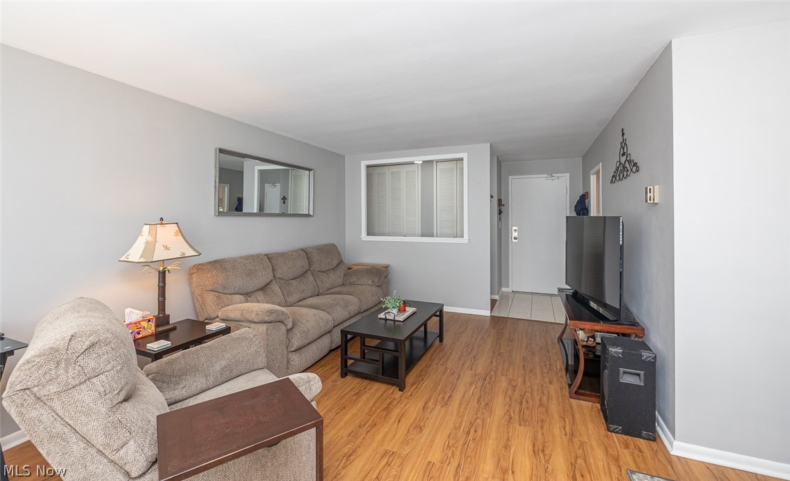 Marine Towers East - Residential