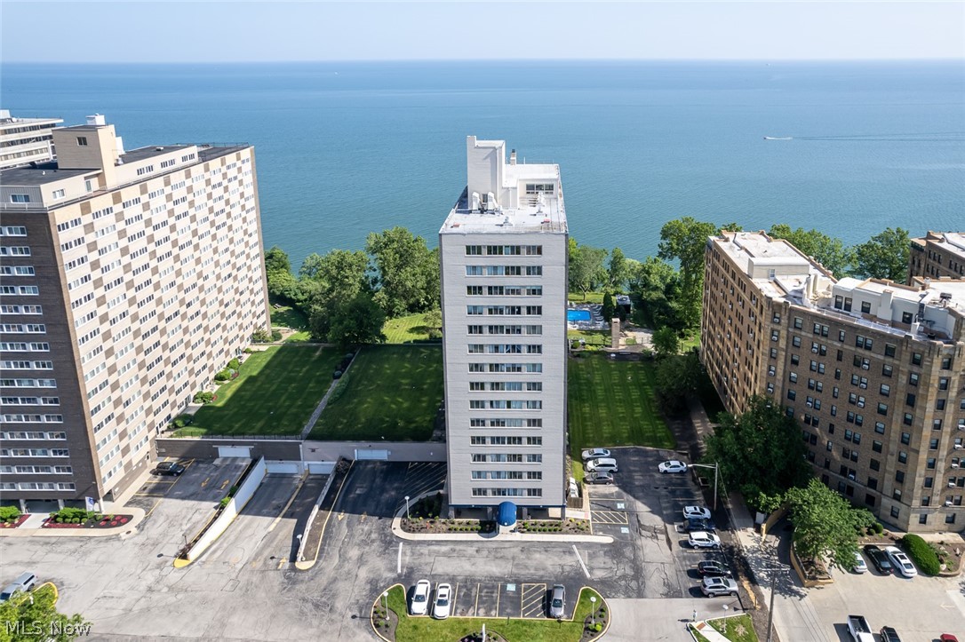 Marine Towers East - Residential