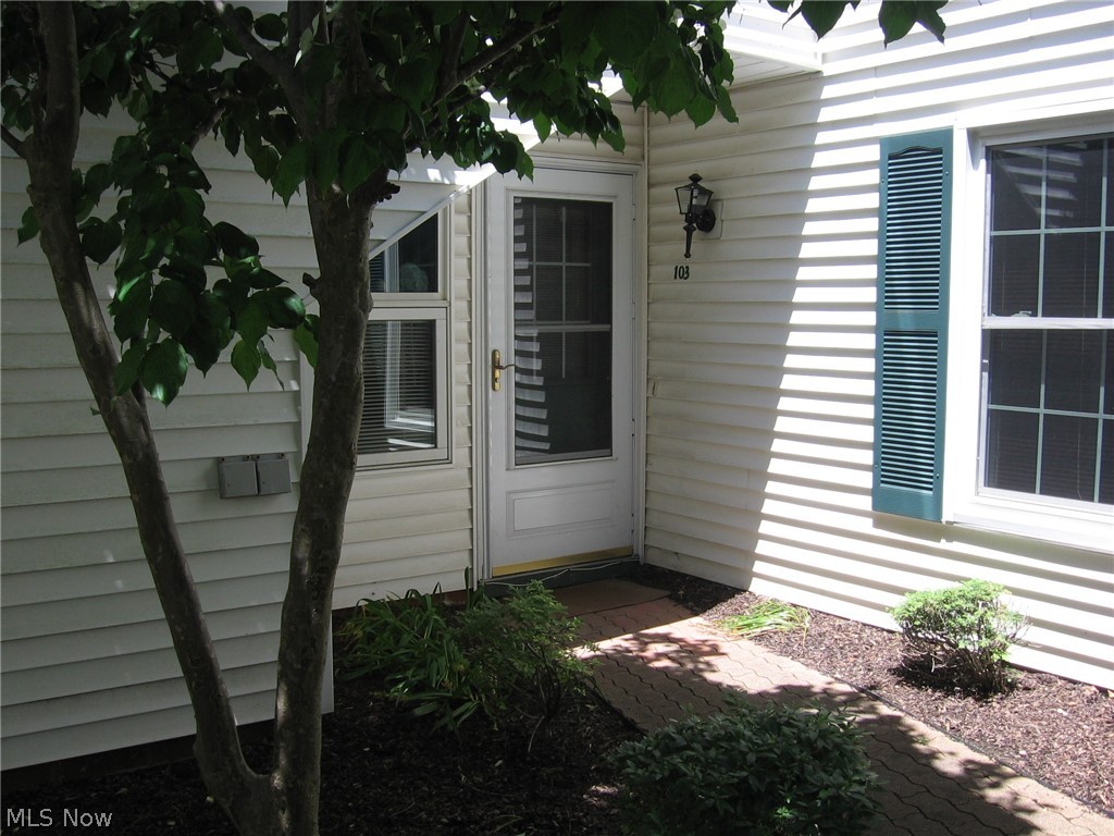 Governors Lake - Residential
