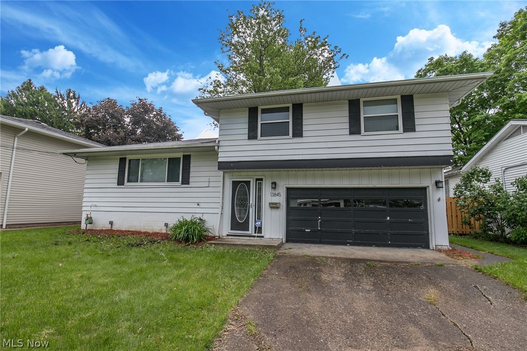 "Dont miss out on this nice split level with 3 bedrooms and 1.5 baths!
New kitchen renovation with granite countertops, solid wood cabinets, and new appliances! Upstairs full bath and downstairs half bath also completely renovated! Brand new furnace and water heater installed in 2020.
Large back deck overlooks a spacious back yard.
Home security system is another nice added feature.
One year home warranty provided for your piece of mind!
Well priced for the area!!!
Call today for a private showing!"

*** All appliances stay except for washer and dryer***