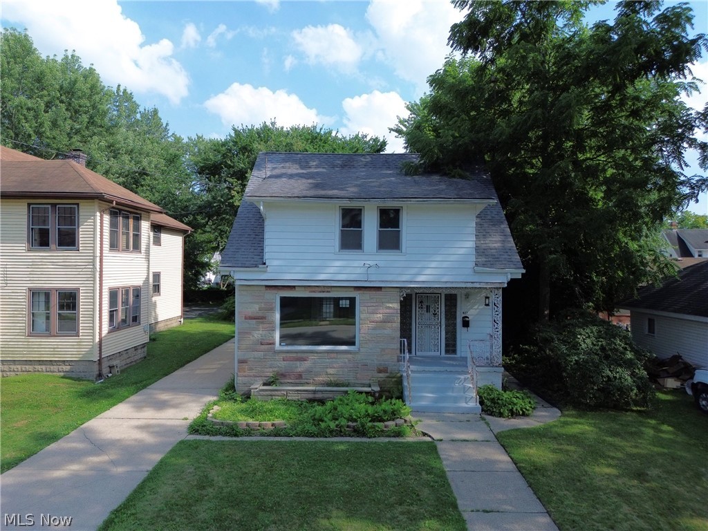Welcome to this charming 3-bedroom, 1-bath, two-story home offering 1,272 square feet of comfortable living space. This home features spacious living areas, a basement for additional storage and potential, an accessible attic for extra storage, a detached garage, and a covered front porch perfect for relaxing. Recently interior updates include new carpet and fresh paint, giving the home a clean, refreshed feel. Conveniently located near shopping, dining, schools, parks, and major roadways, this property offers comfort and convenience. The seller is offering a credit toward the installation of a new central air conditioning unit with an acceptable offer. Whether you're a first-time homebuyer or an investor, don't miss this opportunity. Schedule your private showing today!
Additional professional photos will be uploaded soon.