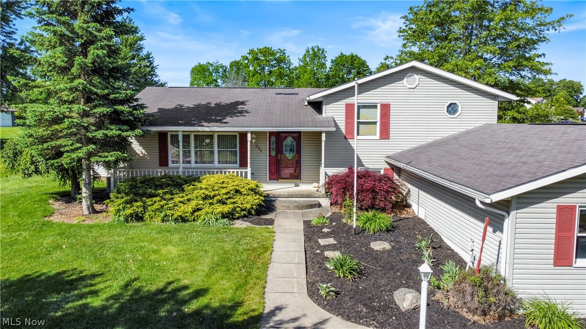 Move-In Ready Split-Level in Prime Ashland Location!
If you've been searching for a well-maintained home in a fantastic neighborhood, look no further than 633 Kings Ridge Ct. This charming split-level property offers fantastic curb appeal, structural peace of mind, and an unbeatable location.
Property Highlights:
• Meticulously Maintained: Clean, cared for, and ready for its next owners.
• Brand-New Roof: Enjoy the financial protection and longevity of a newly installed roof.
• Ideal Layout: Classic split-level design offering distinct spaces for entertainment, relaxation, and privacy.
• Unbeatable Location: Situated in a great, established neighborhood just one block from Ashland High School. Highly convenient to local shopping, dining, and parks.
• Peaceful Setting: Located on a quiet cul-de-sac with minimal through-traffic.
This home is a rare find that combines a stellar location with turnkey condition. Schedule your tour before it’s gone!