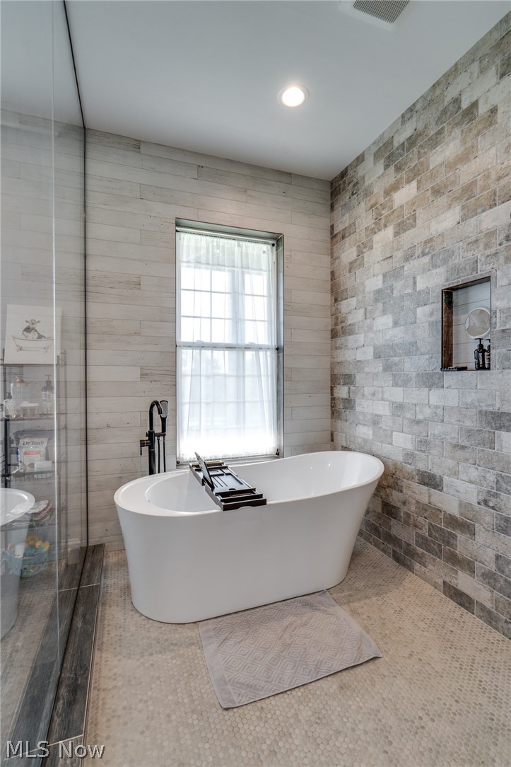 Brandon J & Trisha R Hewitts - Residential