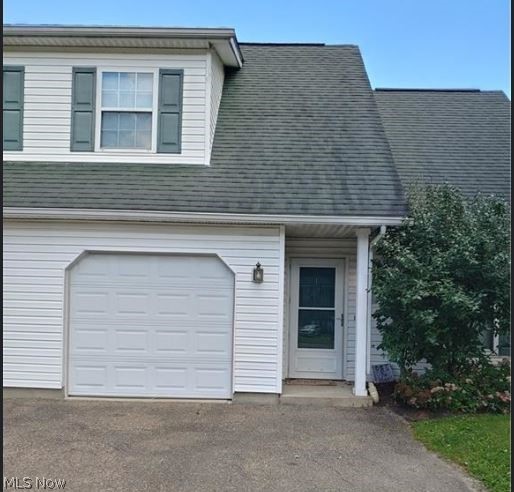 Mccoy Plaza Partnership - Residential Lease