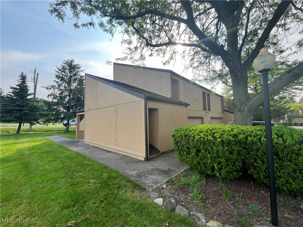 Windchimes On Summit - Residential
