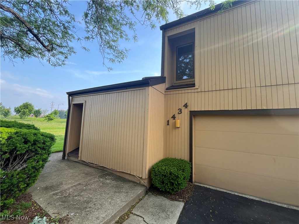 Windchimes On Summit - Residential