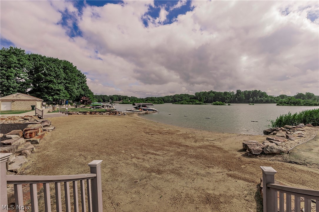 Ivy Hill/Aurora Shores Condo - Residential