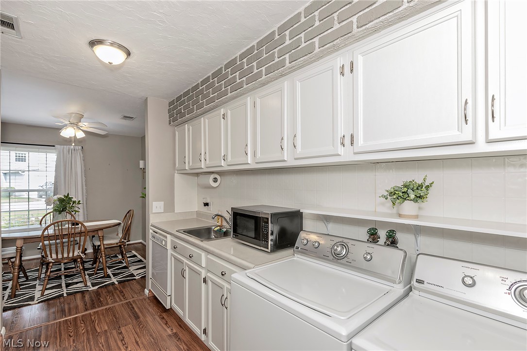 Ivy Hill/Aurora Shores Condo - Residential