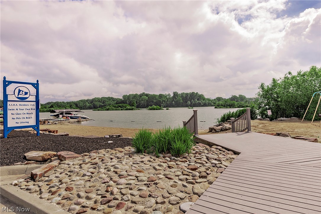 Ivy Hill/Aurora Shores Condo - Residential